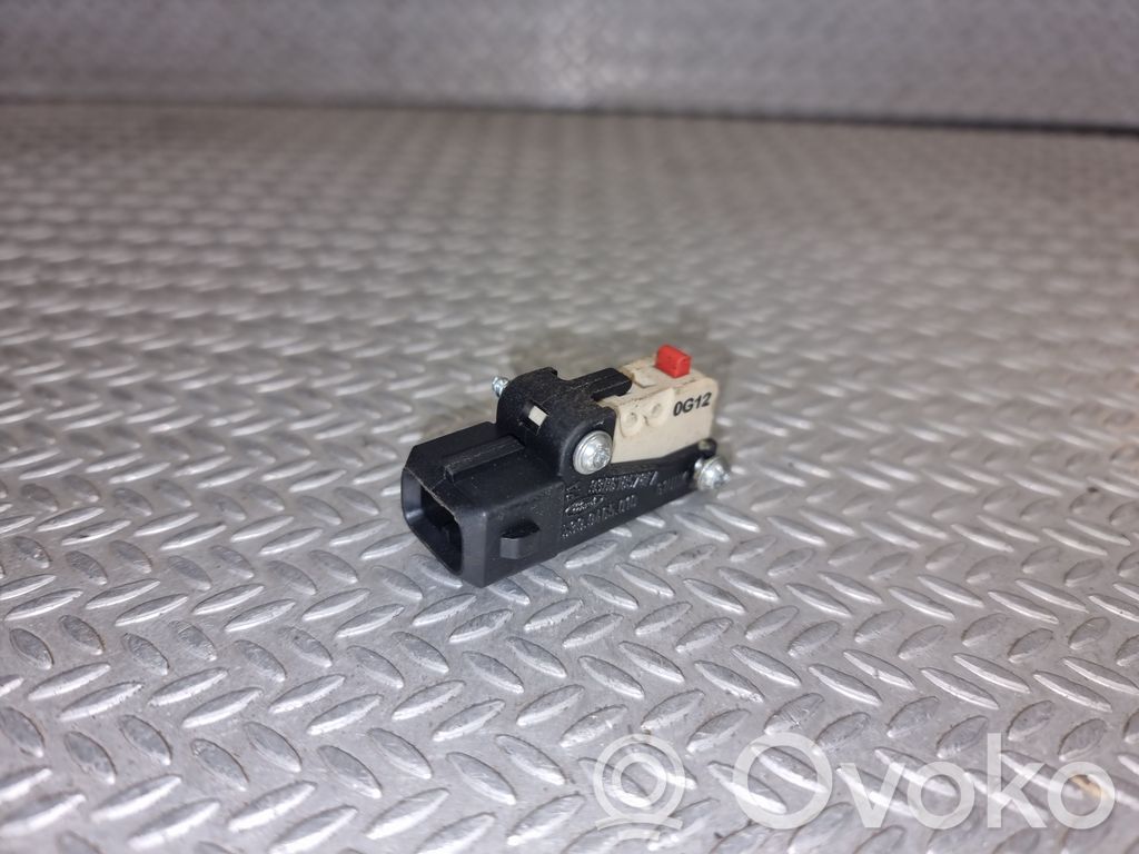 Other switches/knobs/shifts   93BG18578EA