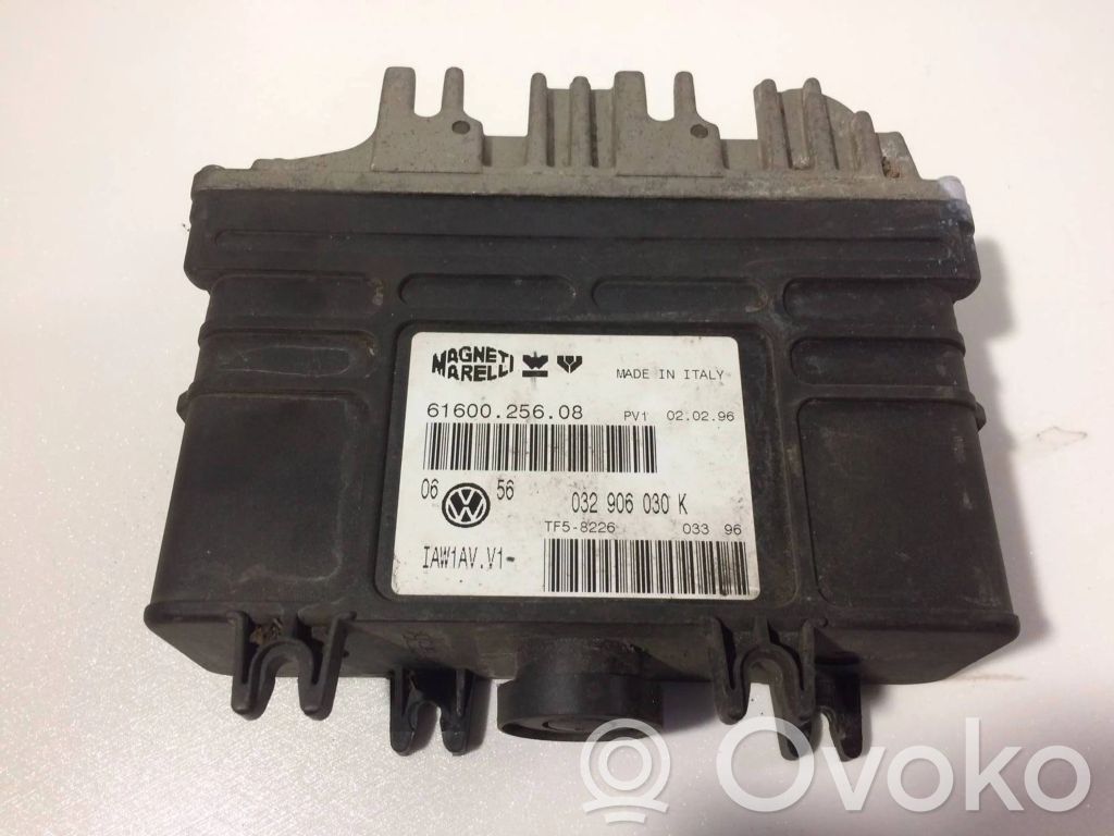 Volkswagen Golf III Engine control unit/module 