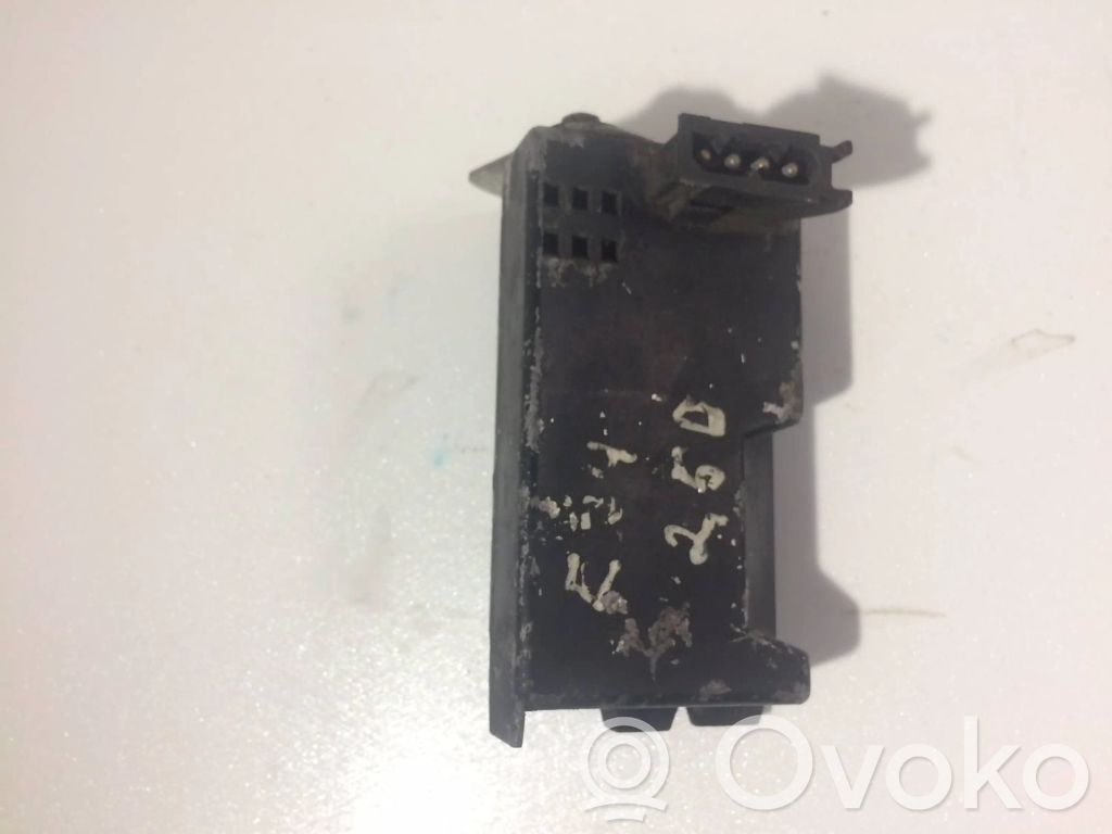 Interior temperature sensor   05380000