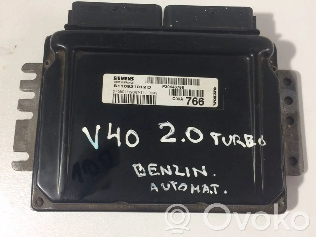 Komputer / Sterownik ECU silnika   P30646766,S110921012D
