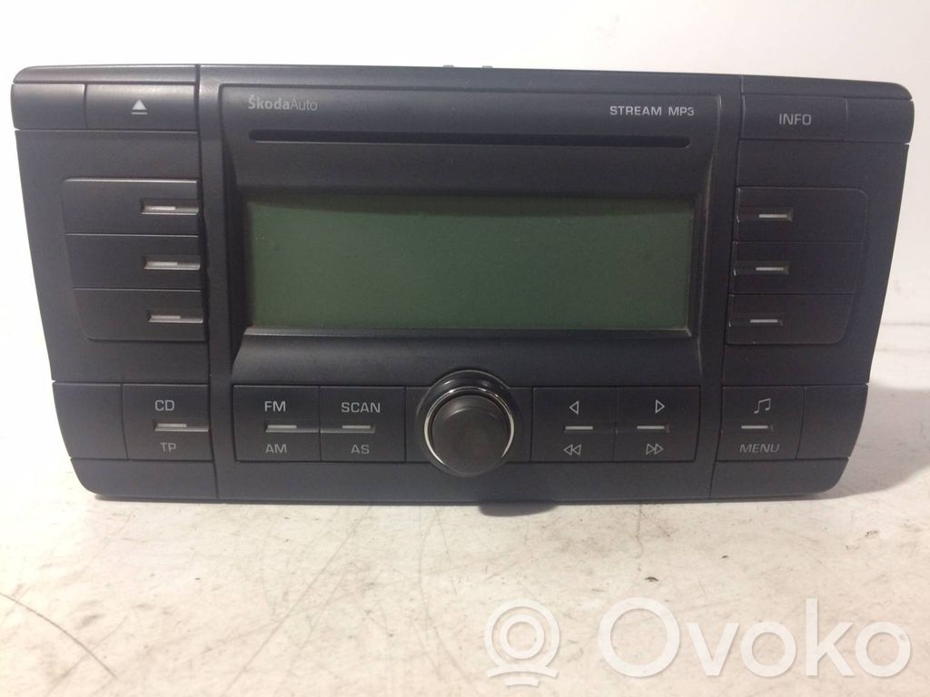 Skoda Octavia Mk2 (1Z) Unité principale radio / CD / DVD / GPS 