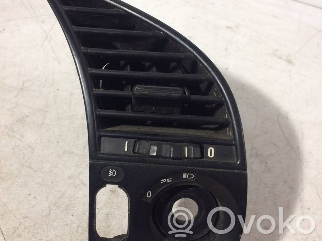 BMW 3 E36 Sānu gaisa režģis 