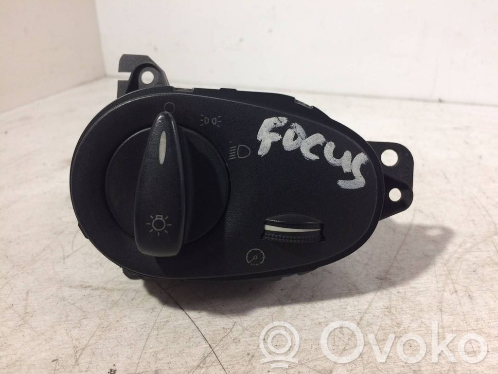 Ford Focus Light switch 