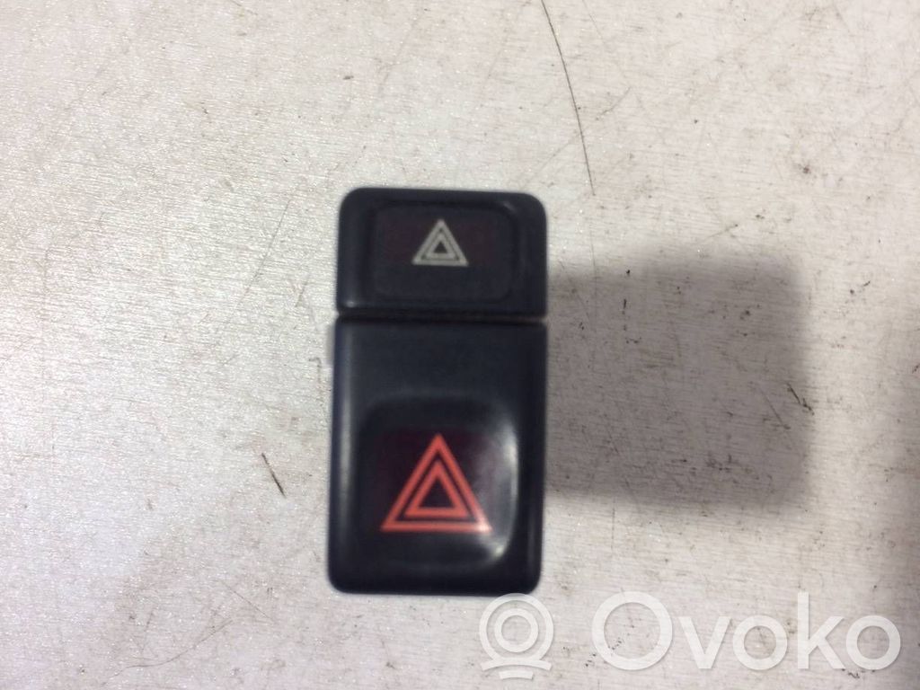 Volvo 850 Botón interruptor de luz de peligro 