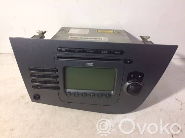 Seat Leon (1P) Panel / Radioodtwarzacz CD/DVD/GPS 