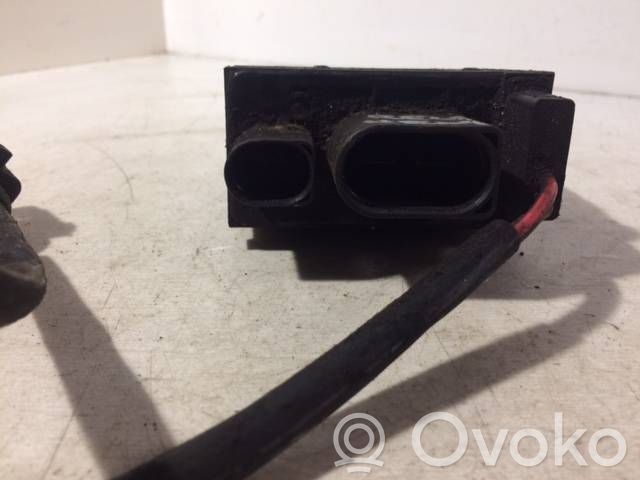 Audi A6 S6 C5 4B Relais de ventilateur de liquide de refroidissement 