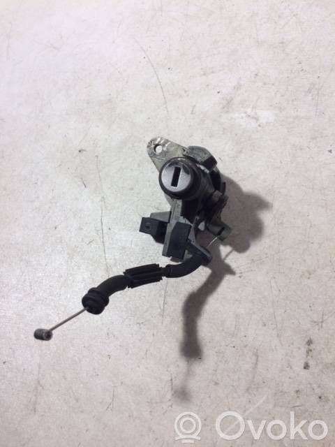 Audi A4 S4 B7 8E 8H Takaluukun ulkopuolinen lukko 