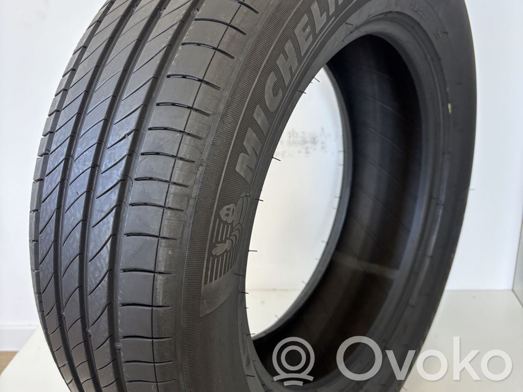 Neumático de verano R17