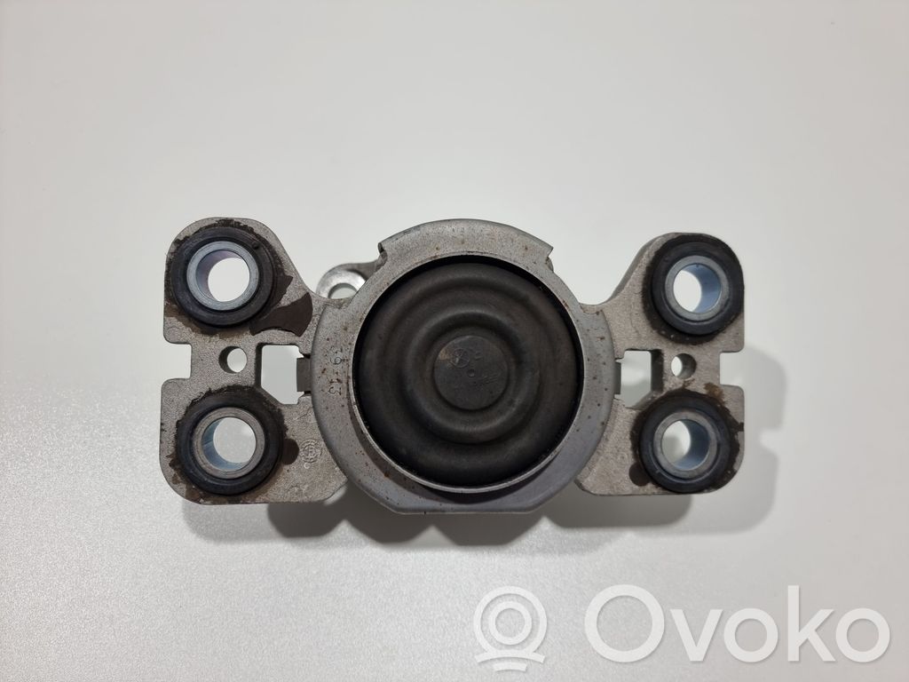 Volvo V60 Engine mount bracket 