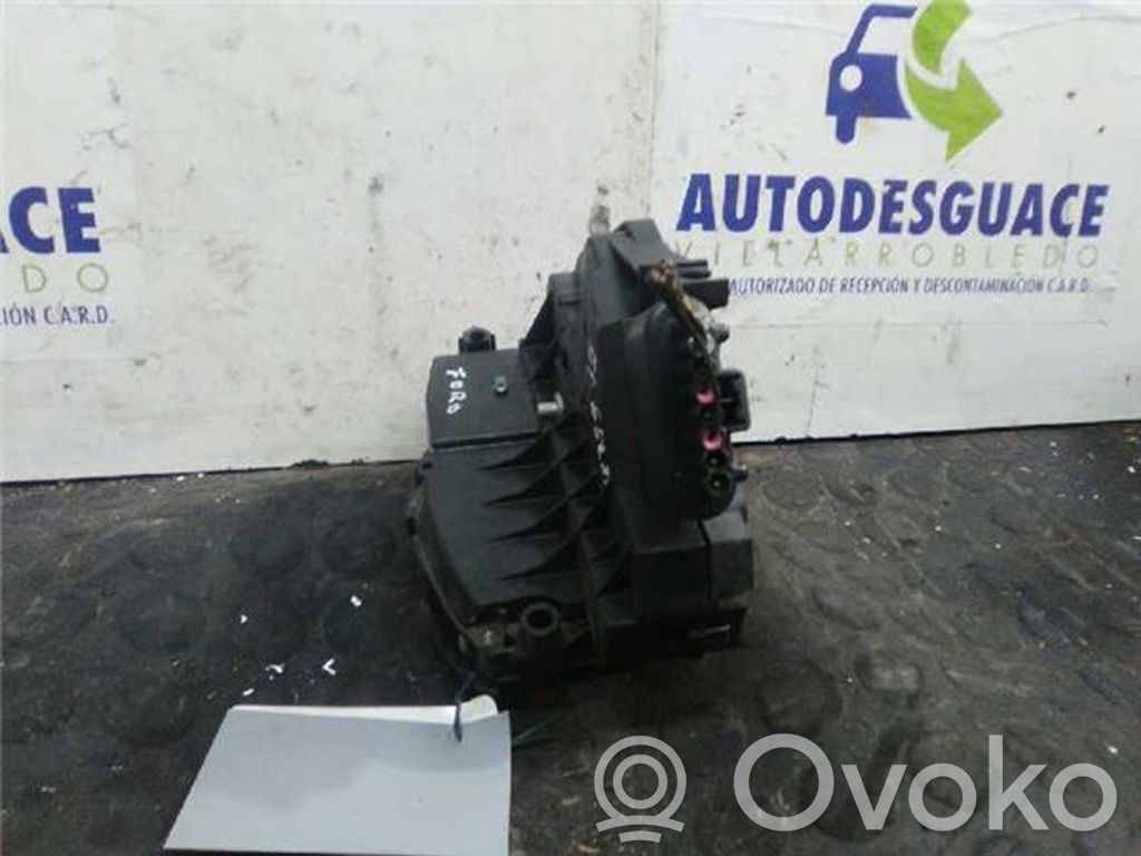 Cerradura de puerta delantera