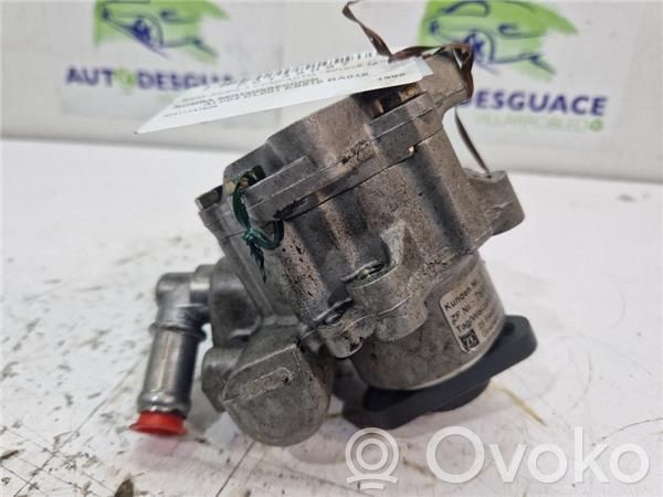 BMW 3 E36 Power steering pump 