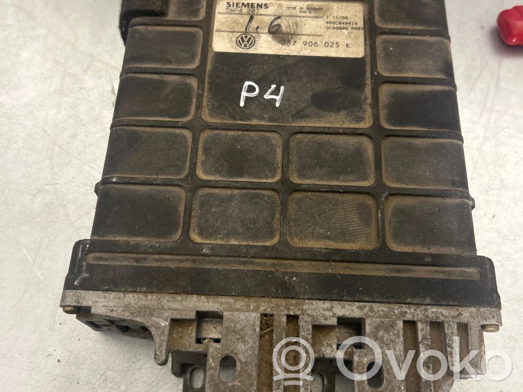 Volkswagen PASSAT B5 Engine control unit/module 