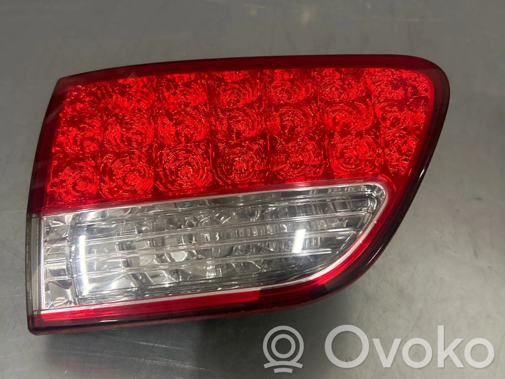Citroen C-Crosser Задний фонарь в крышке 