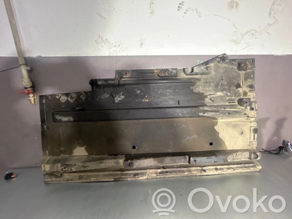 Osłona środkowa podwozia   8K0825207B,8K0825207C,8E0825207