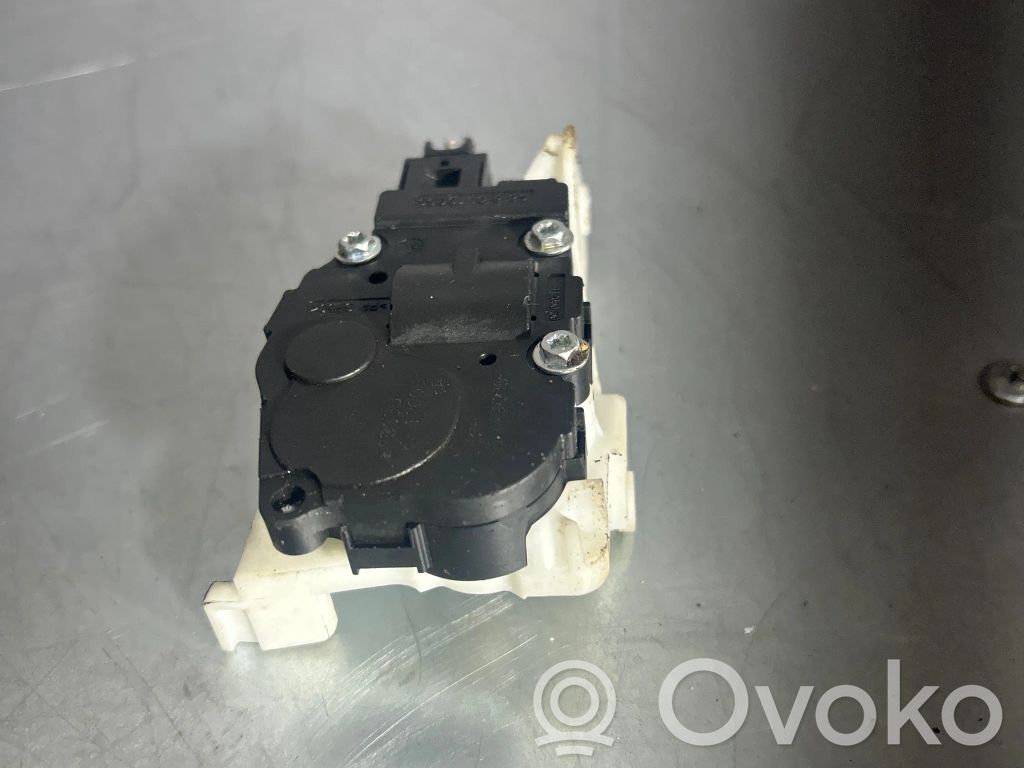 Audi A4 S4 B8 8K Silniczek nagrzewnicy 