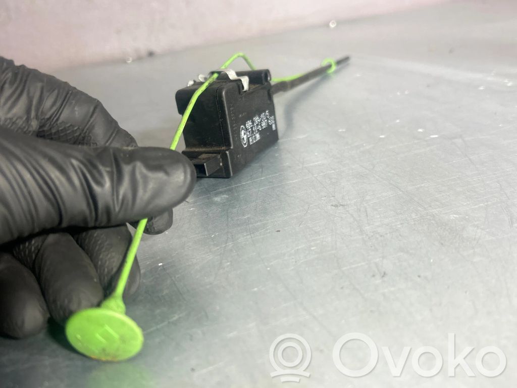BMW 3 E90 E91 Fuel tank cap lock 