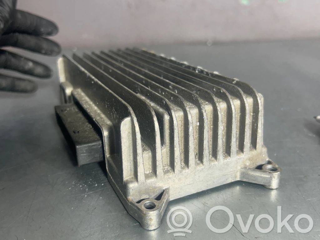Audi A6 S6 C6 4F Wzmacniacz audio 