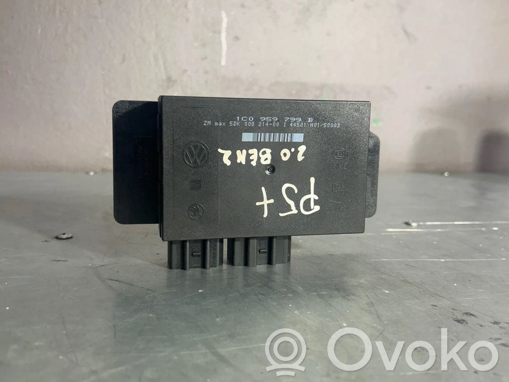 Volkswagen PASSAT B5.5 Module confort 