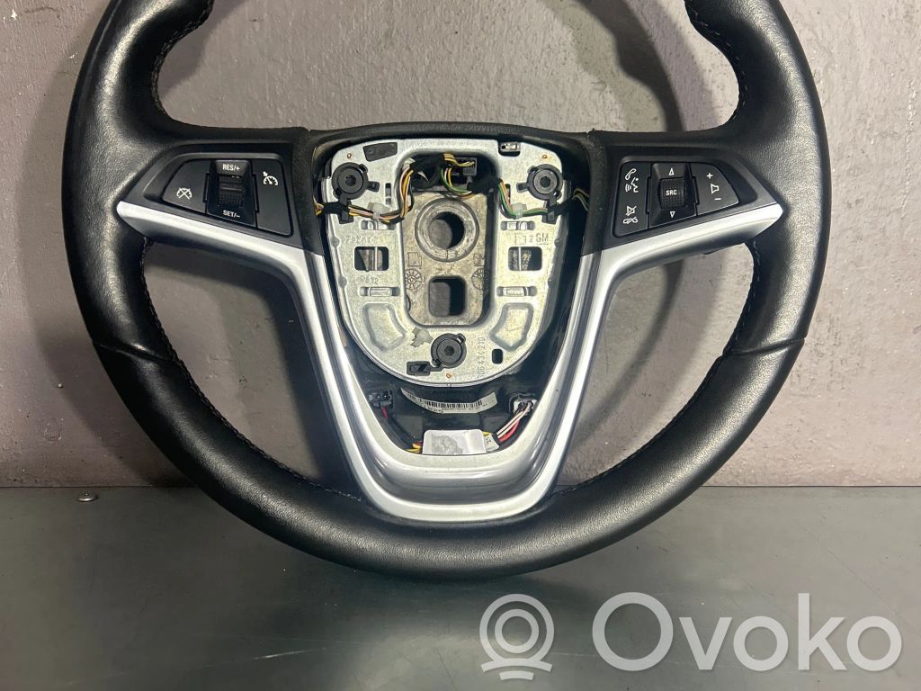 Opel Astra J Ohjauspyörä 