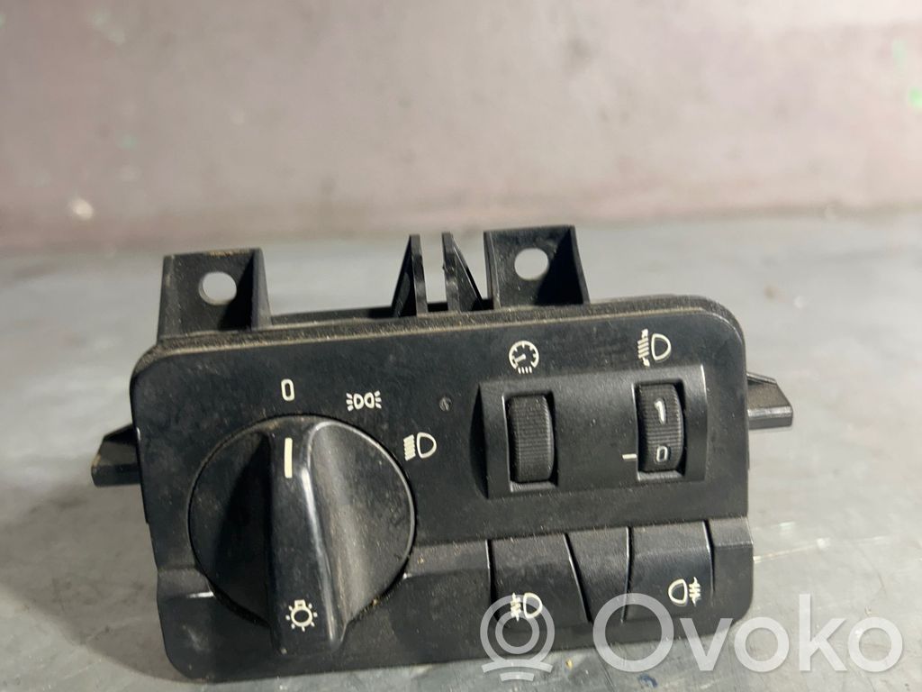 Light switch   6907947,0013172,086480061