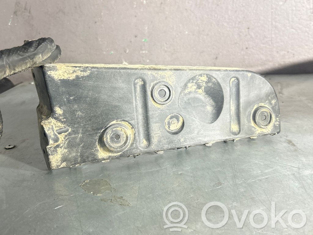 Audi A4 S4 B6 8E 8H Uchwyt / Mocowanie zderzaka tylnego 