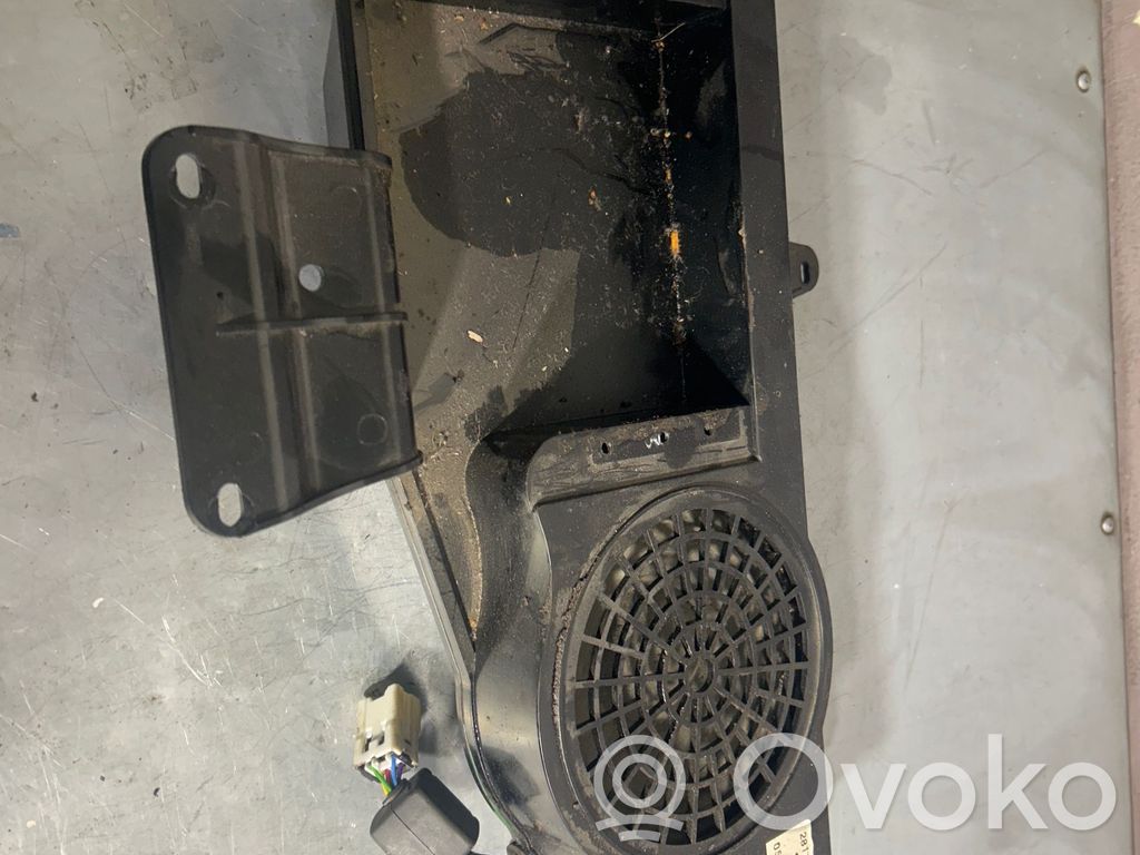 Nissan Primera Subwoofer speaker 