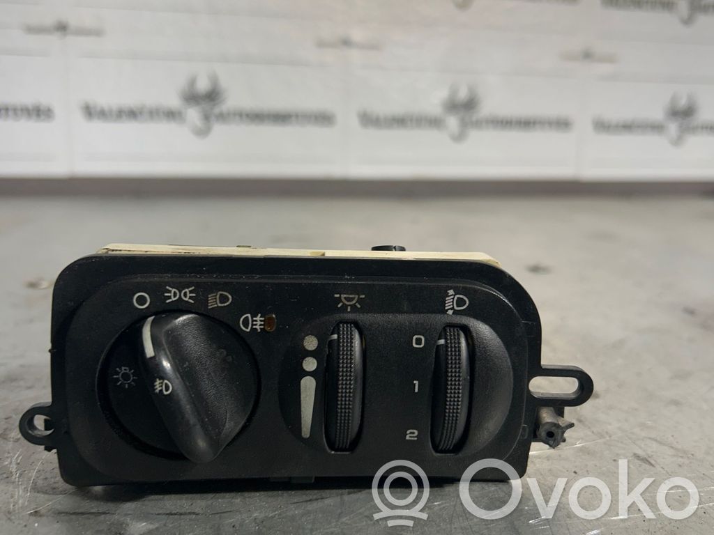 Chrysler 300M Light switch 