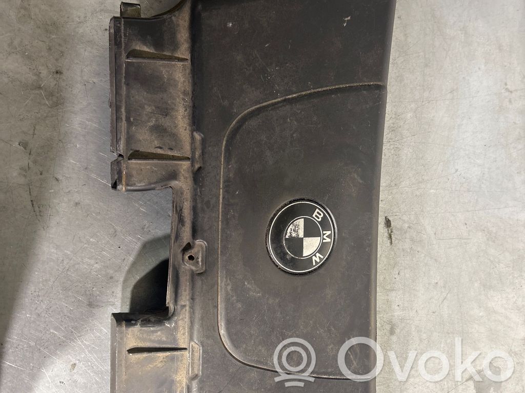 BMW 3 E90 E91 Ilmanoton kanavan osa 