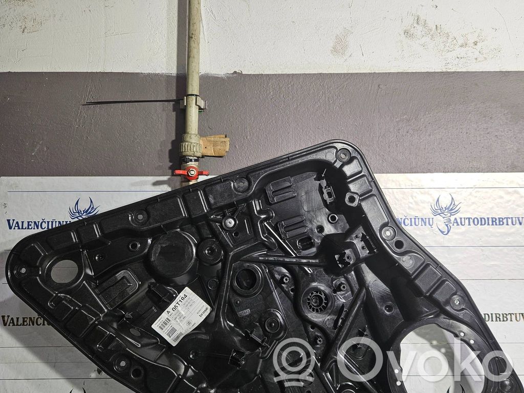 Mercedes-Benz A W177 Mechanizm podnoszenia szyby tylnej bez silnika 
