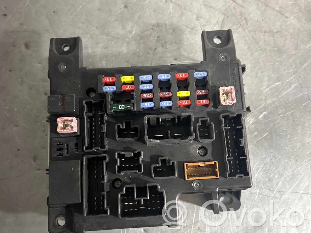 Citroen C-Crosser Fuse module 