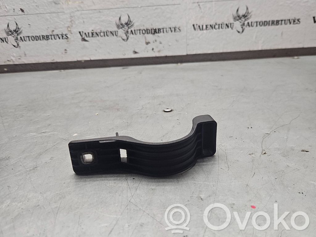 BMW 5 F10 F11 Mocowanie filtra paliwa 