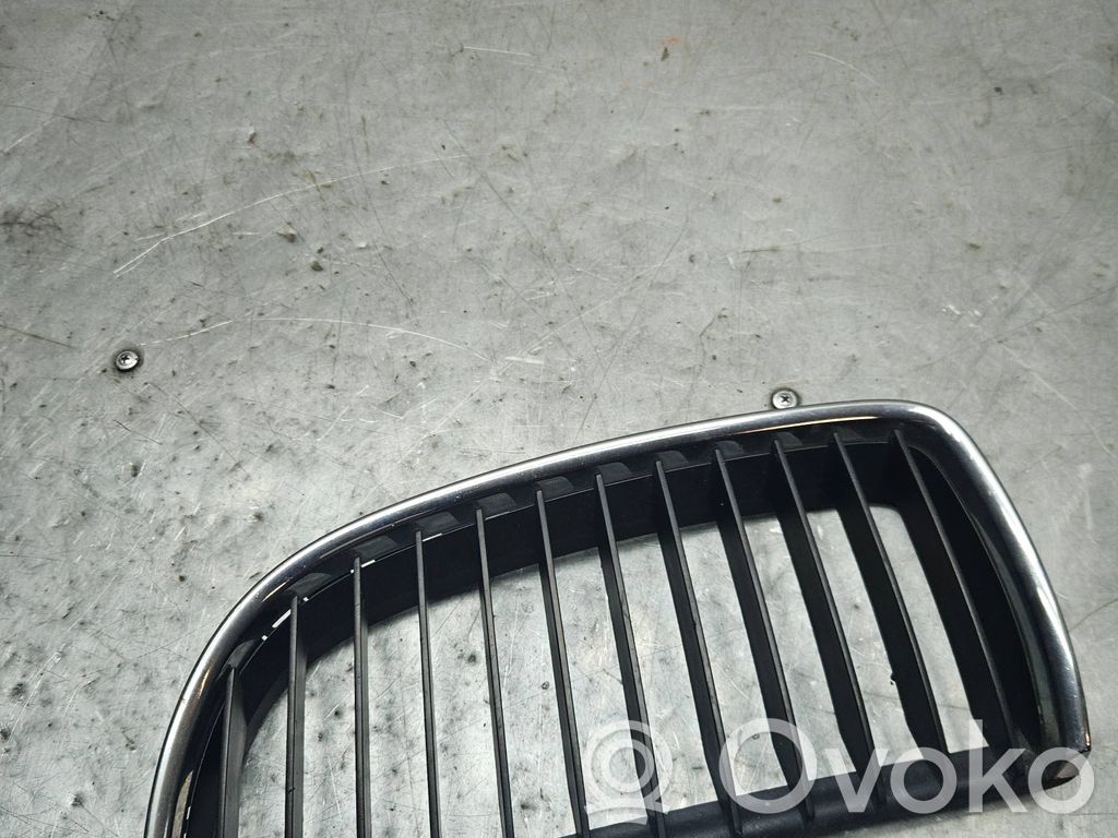 Grille de calandre avant   7120007