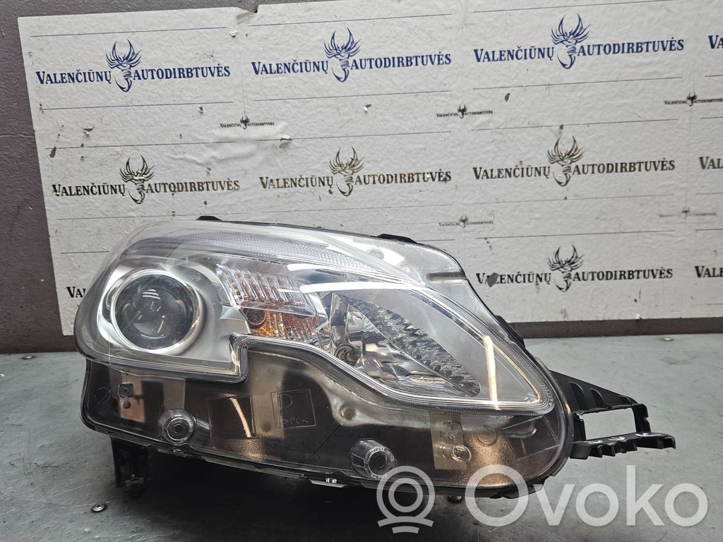Peugeot 2008 I Lampa przednia 