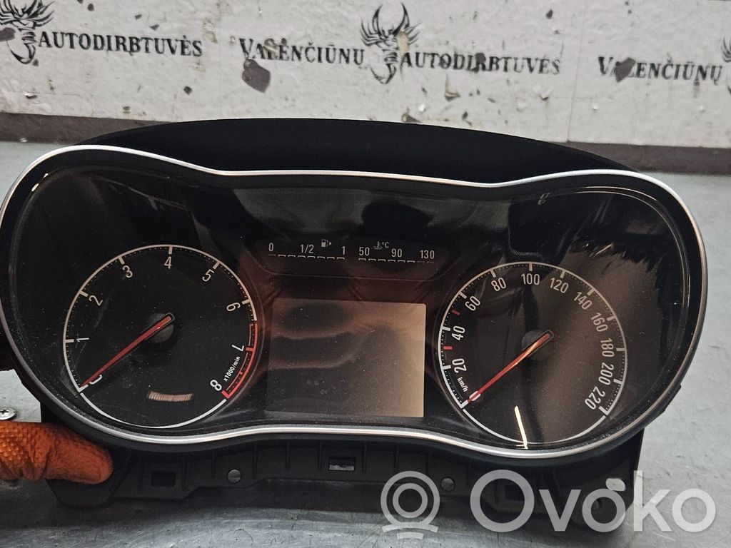 Opel Corsa E Speedometer (instrument cluster) 