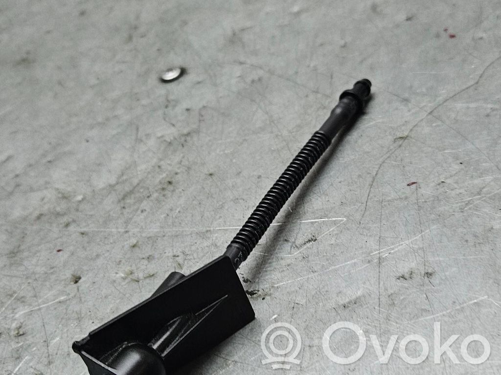 Ford Focus Windshield washer spray nozzle 