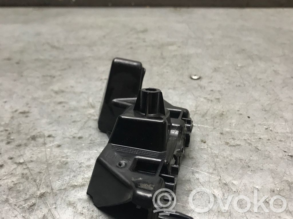 Ford Focus Front bumper mounting bracket 