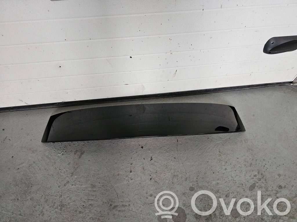 Spoileris galinio dangčio   9372835