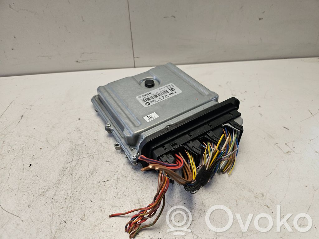 BMW 3 E90 E91 Variklio valdymo blokas 
