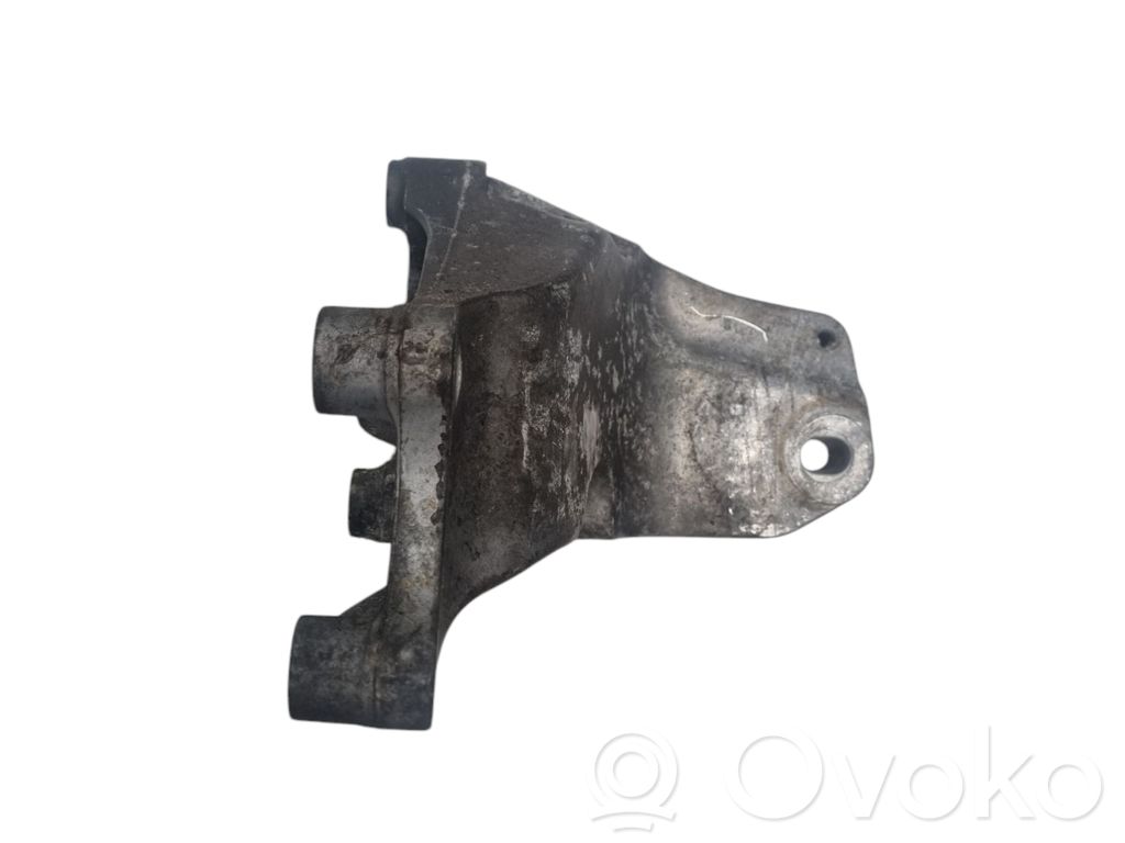 Ford Mustang VI Engine mounting bracket 