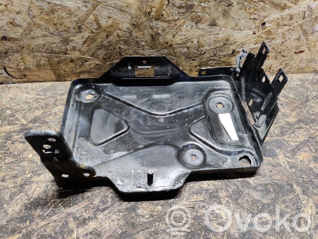 Jeep Compass Akumuliatoriaus tvirtinimo padas 
