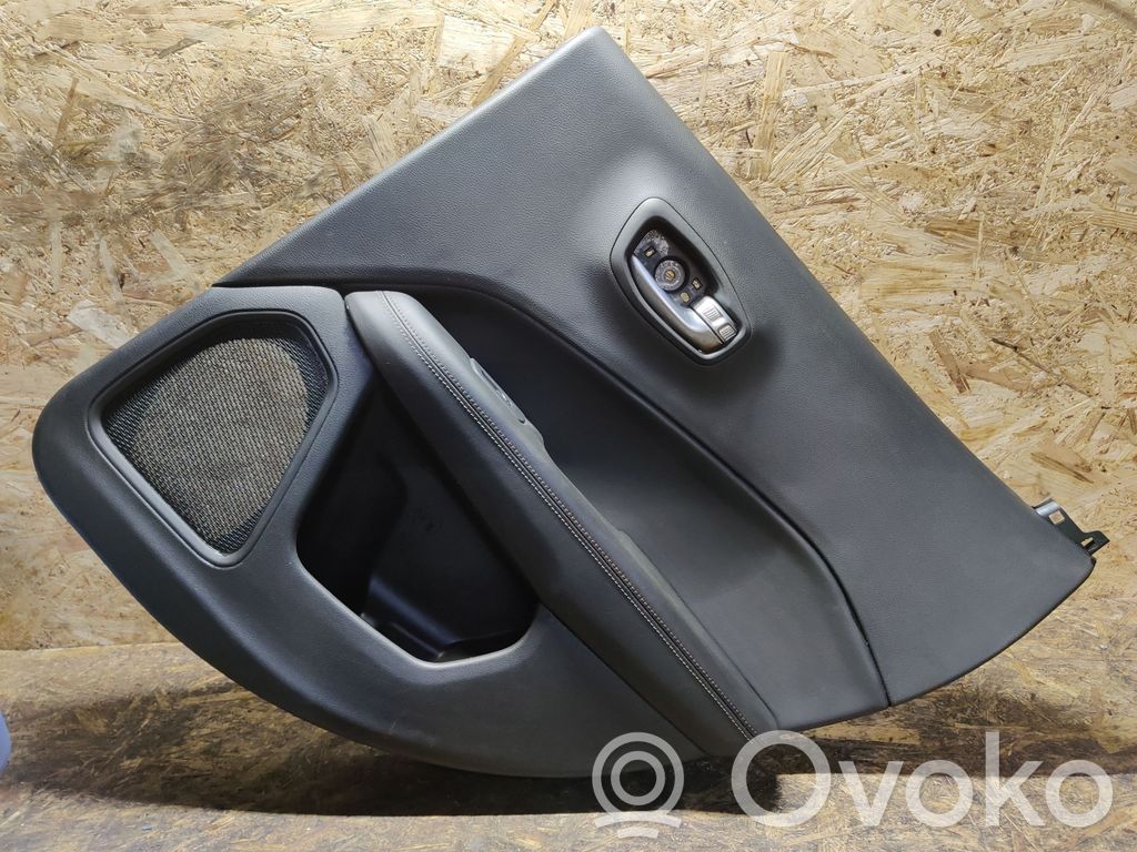 Jeep Compass Apšuvums aizmugurējām durvīm 