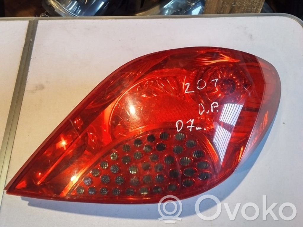 Peugeot 207 Lampa tylna 