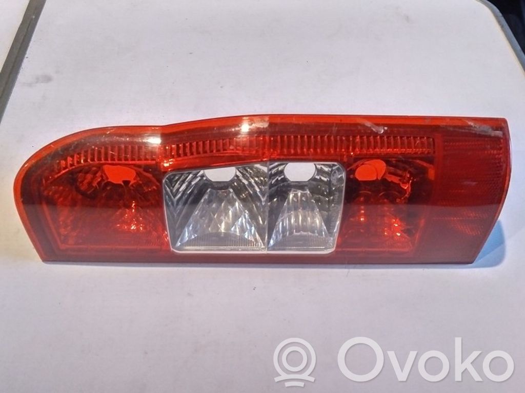 Ford Transit Aizmugurējais lukturis virsbūvē 