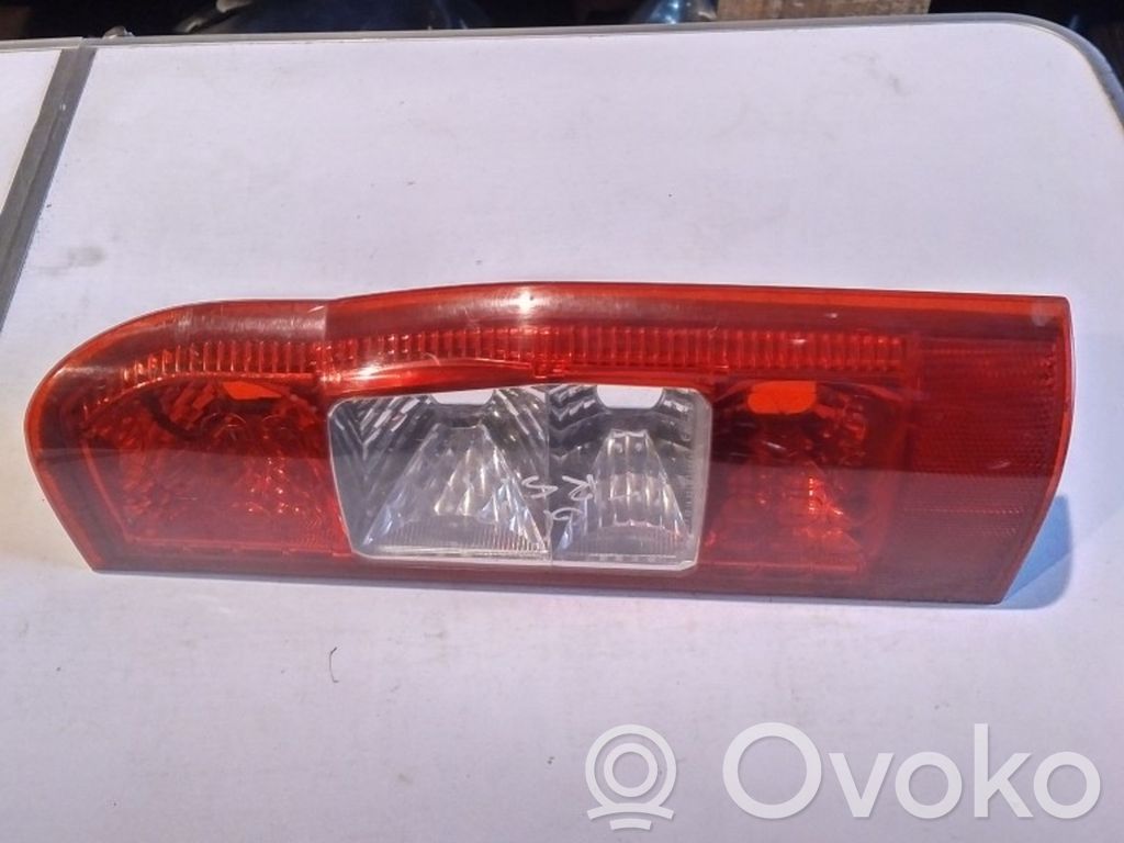 Ford Transit Aizmugurējais lukturis virsbūvē 