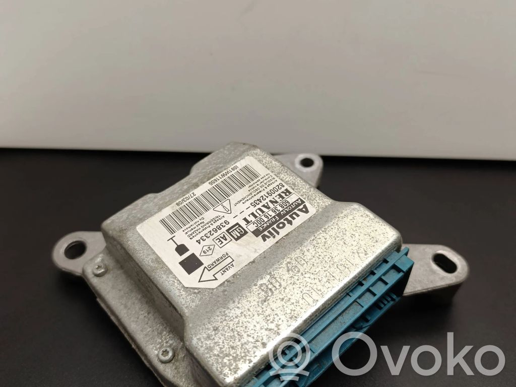 Opel Vivaro Airbag control unit/module 
