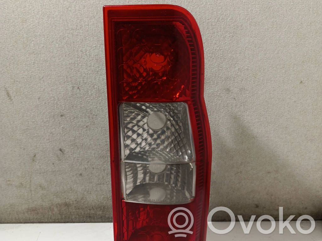 Ford Transit Aizmugurējais lukturis virsbūvē 