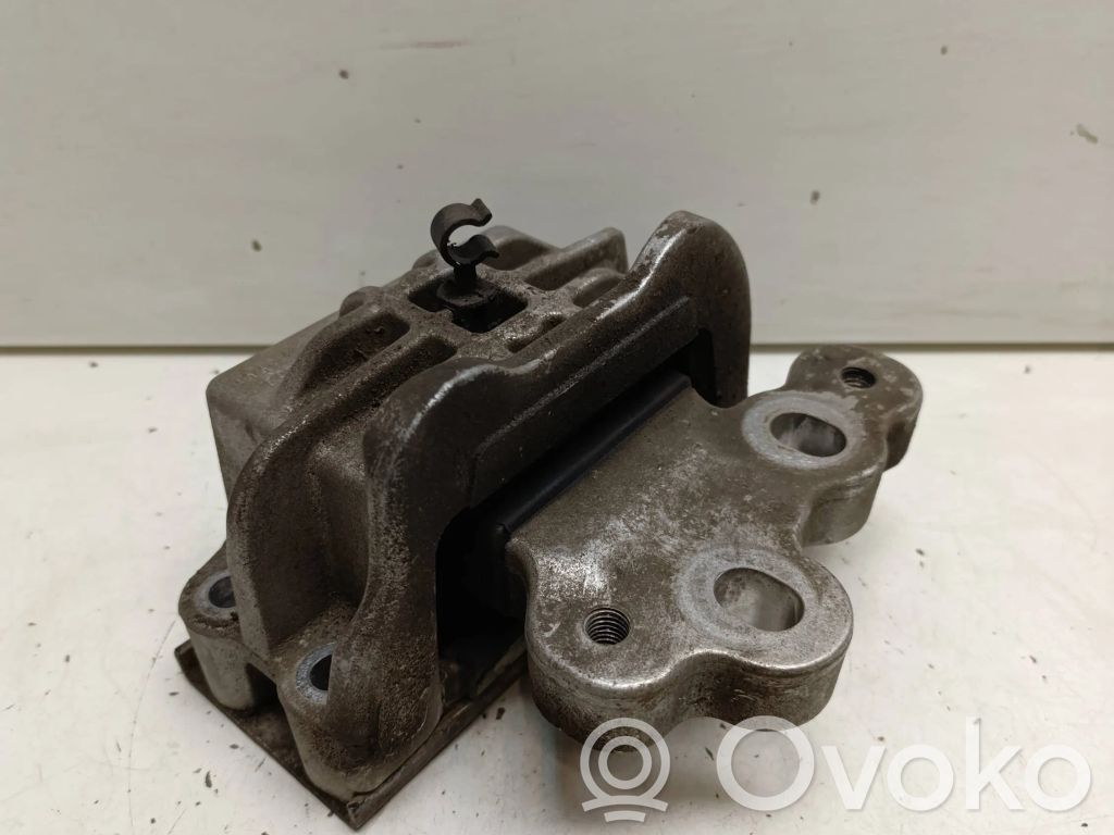 Ford Transit Custom Engine mount bracket 