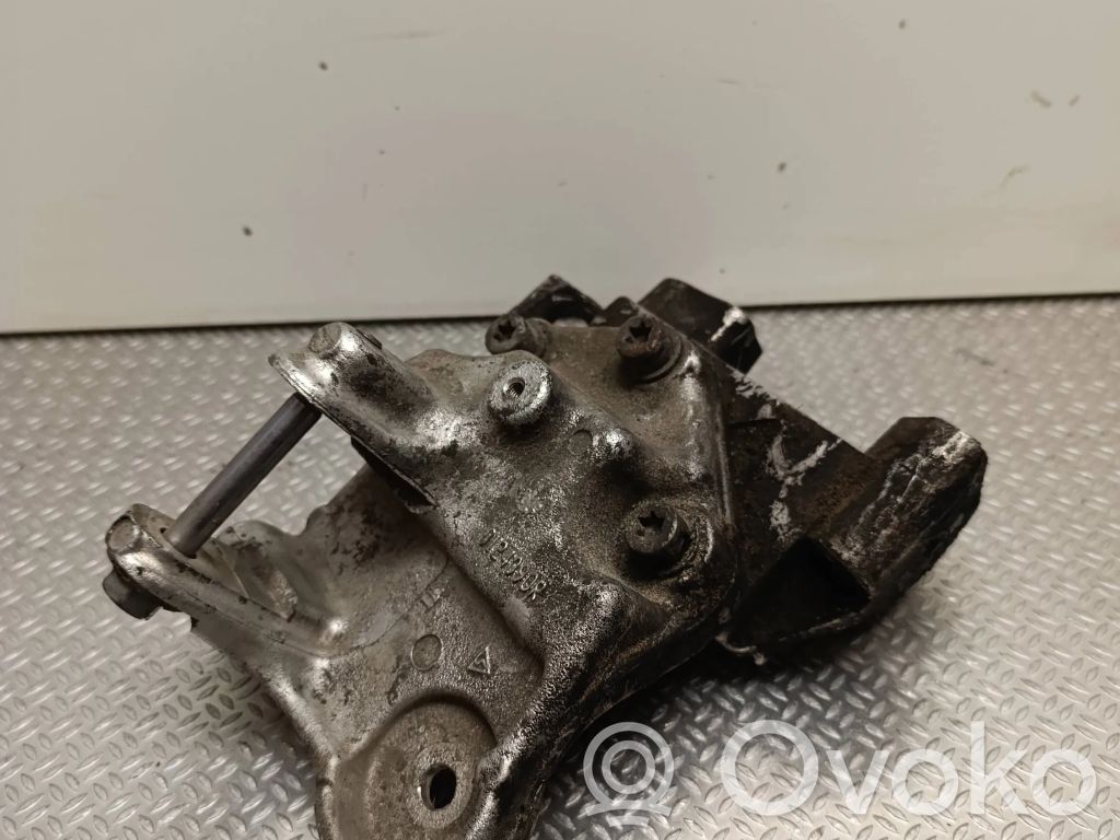 Peugeot Expert Кронштейн крепления двигателя 