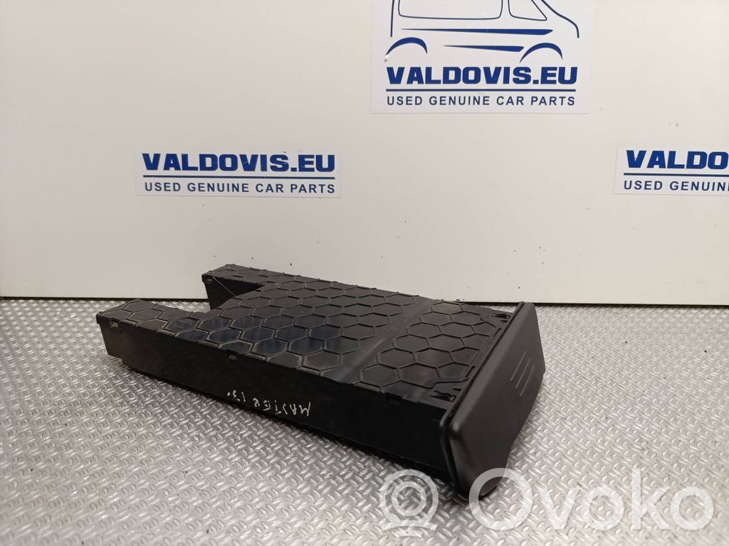 Renault Master III Kita salono detalė 