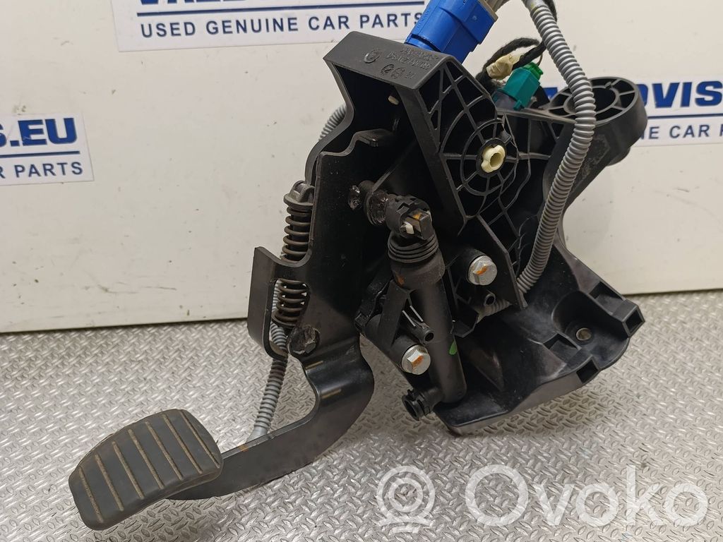 Opel Vivaro Pedał sprzęgła 